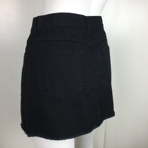 Brandy Melville Black Mini Skirt Size Medium NWT - Picture 3 of 5